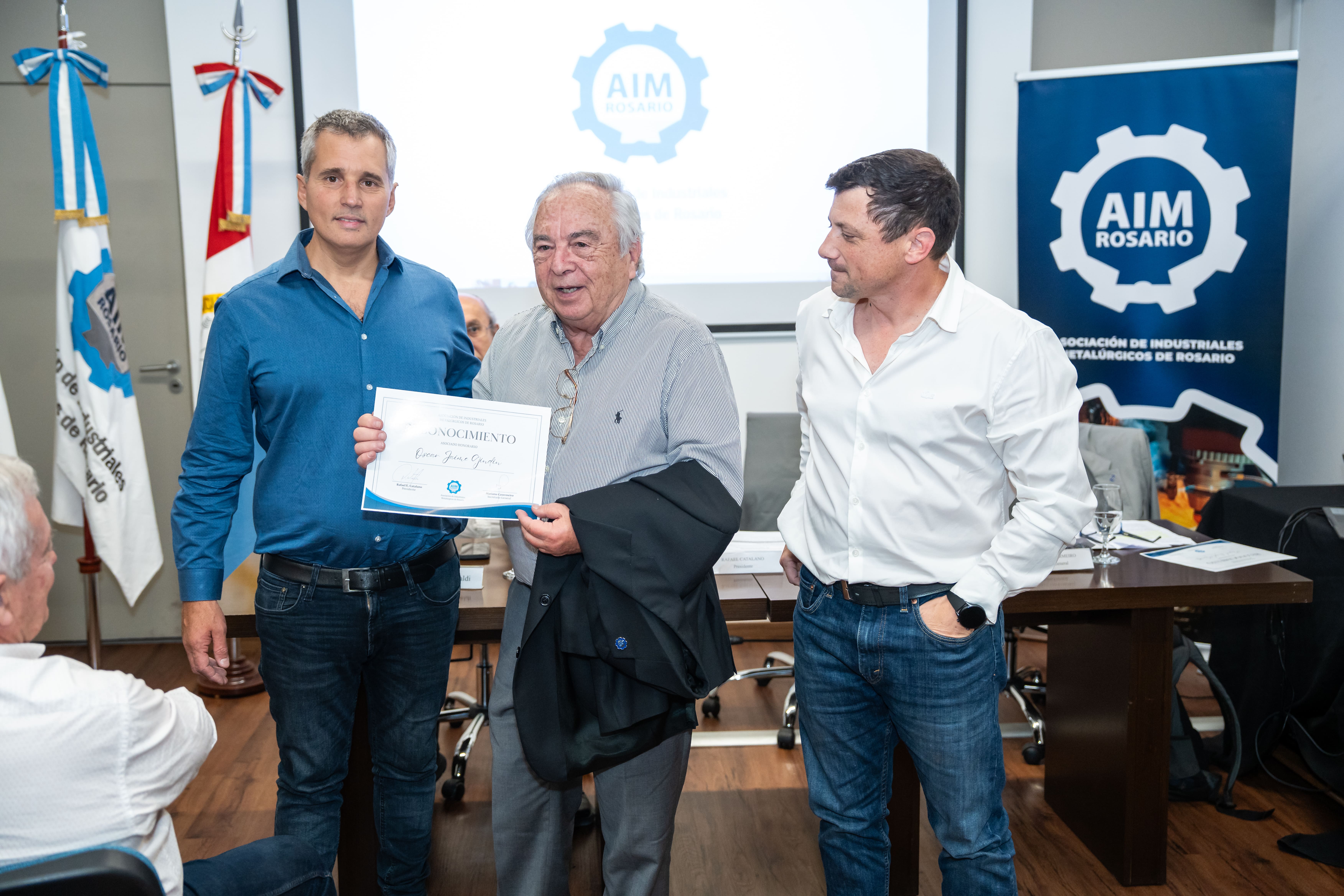 Recognition to Oscar Gindin for his career and commitment to AIM Rosario